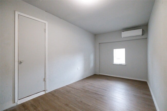 Building Photo - 3202 Rockrill Dr