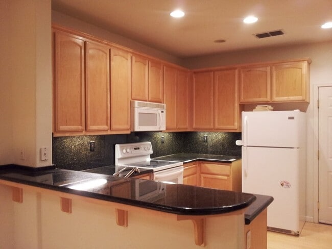 Building Photo - 4620 Sandyford Ct