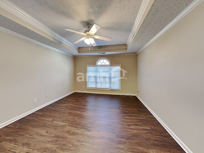 Building Photo - 1401 Buckingham Pl