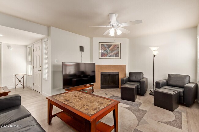 Building Photo - 8787 E Mountain View Rd