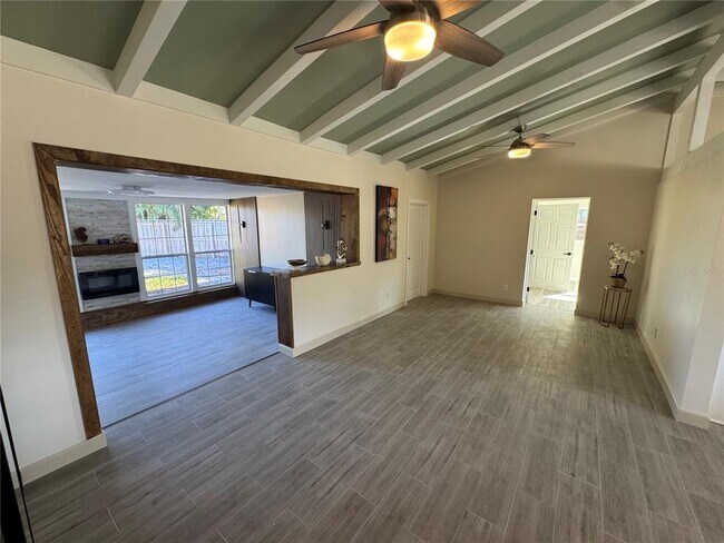 Building Photo - 1500 Carson Cir NE