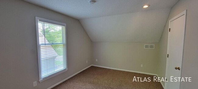Building Photo - 15620 Reeds St