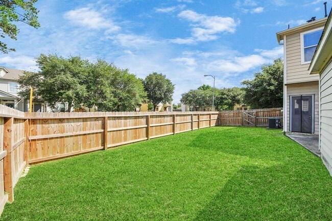 Building Photo - 23859 Pebworth Pl