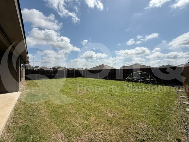 Building Photo - 3060 Stratford Wy