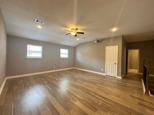 Building Photo - 7638 Bronze Trail Dr