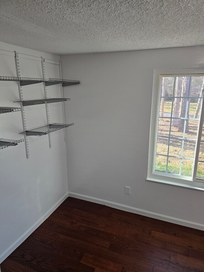 Building Photo - 3226 Piney Grove Rd