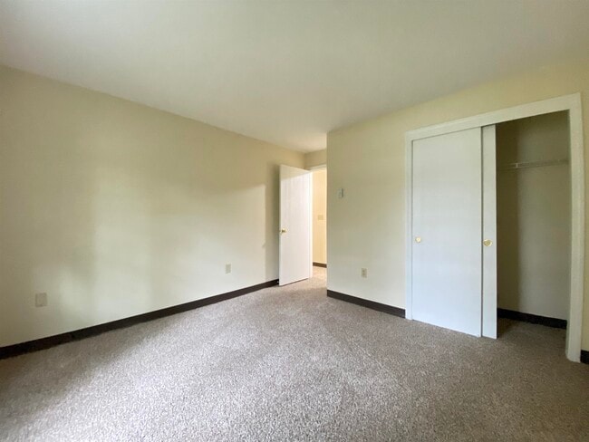 Building Photo - 147 Eastern Ave