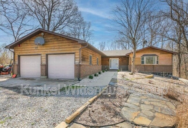 Primary Photo - 1334 Fiveacre Ct