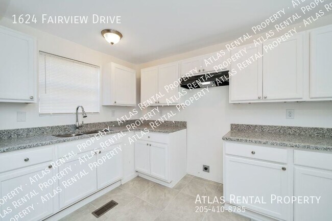 Building Photo - 1624 Fairview Dr