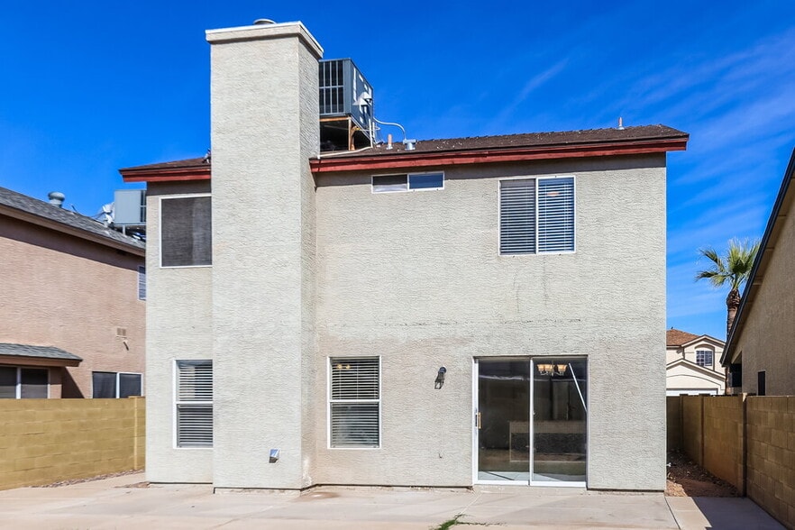 Building Photo - 7631 W Cinnabar Ave