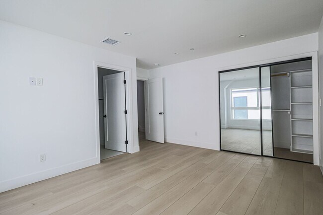 Building Photo - New Construction Townhome | 3 Bed + 3 Bath...