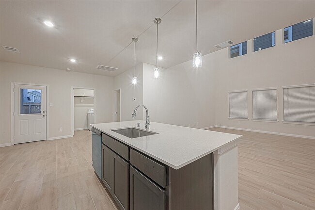 Building Photo - 8014 Fijian Cypress Dr