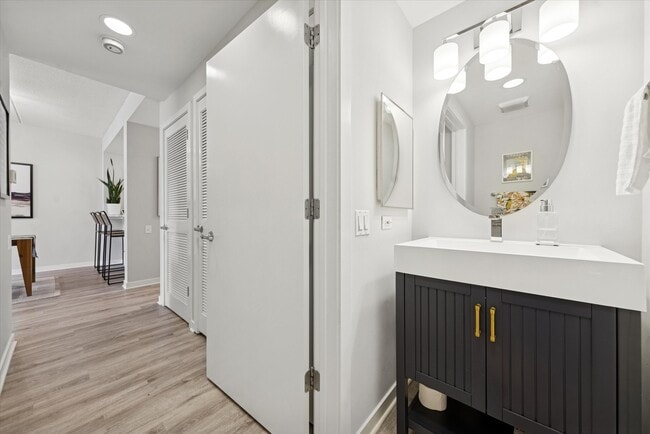 Building Photo - 1515 N Wells St