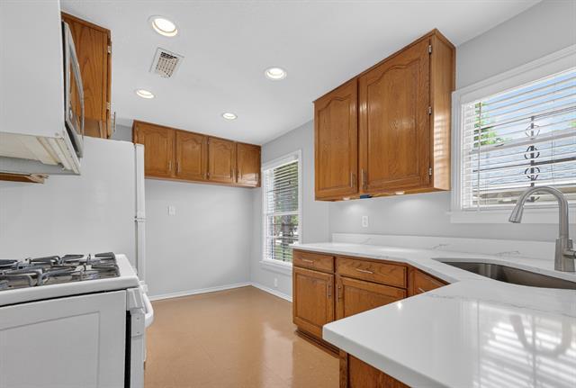 Building Photo - 3021 Ryan Pl Dr