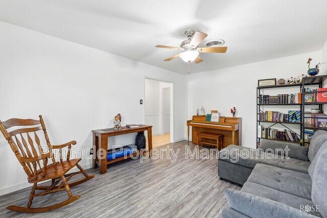 Building Photo - 3108 Oak Forest Dr