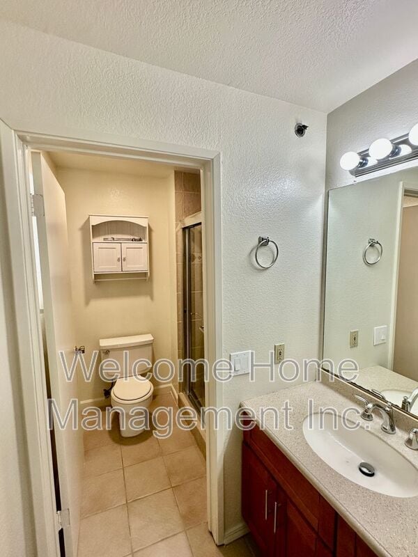 Building Photo - 695 Bristol Dr