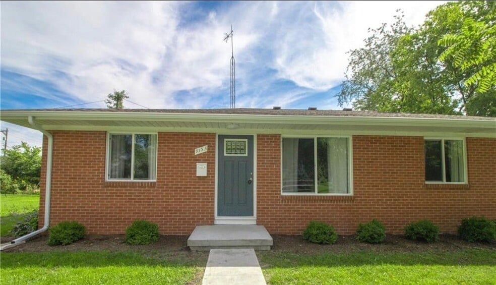 Building Photo - 915 Rimer Dr