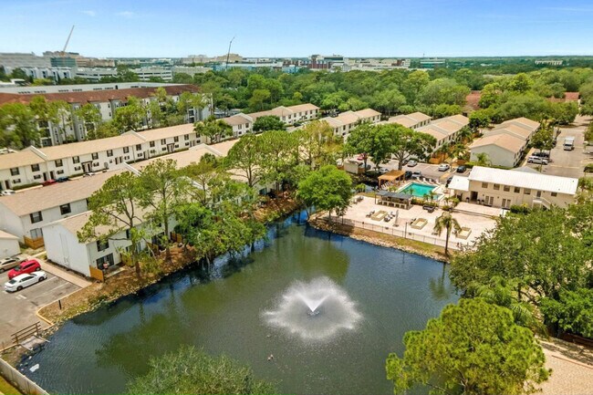 Building Photo - 13930 Heritage Club Dr