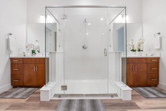 Building Photo - Gorgeous penthouse condo in East Industrial neighborhood – Fremont!