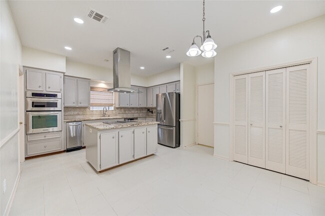 Building Photo - 12307 Rocky Knoll Dr