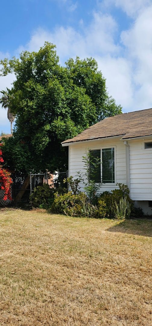 Building Photo - Half Acre Totally Remodeled House...