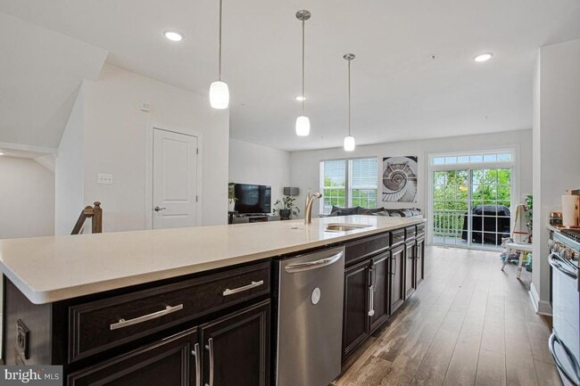 Building Photo - 9724 Glassy Creek Way