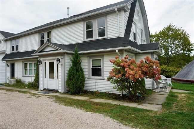 Primary Photo - 145A Boon St