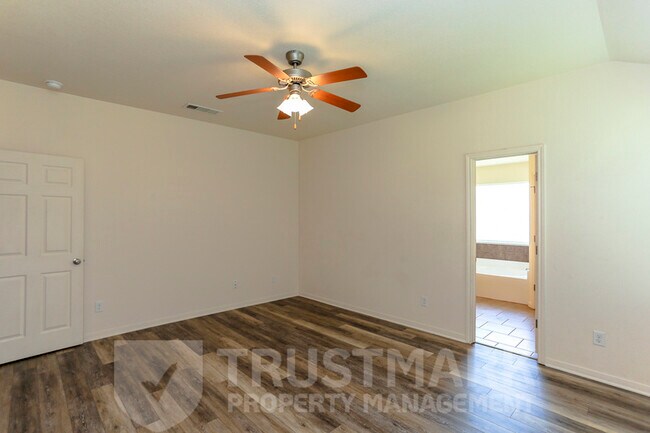 Building Photo - 3204 W Canadian River Loop