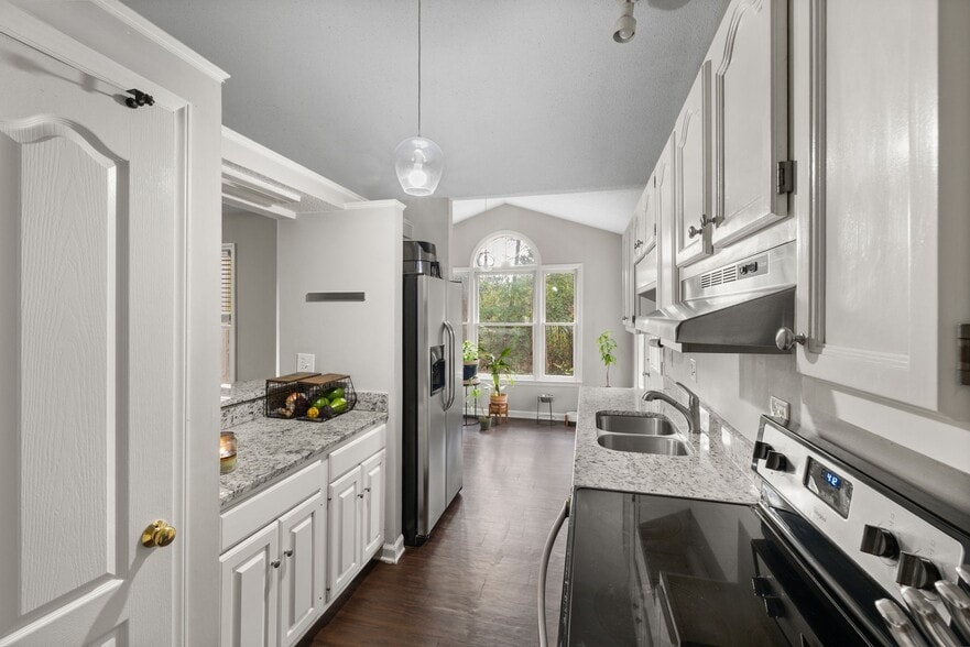 Kitchen and Nook - 3521 Greywood Drive