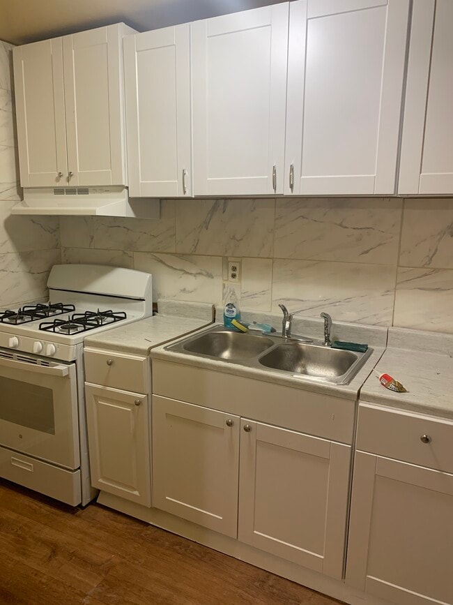 Building Photo - 2626 Lauretta Ave