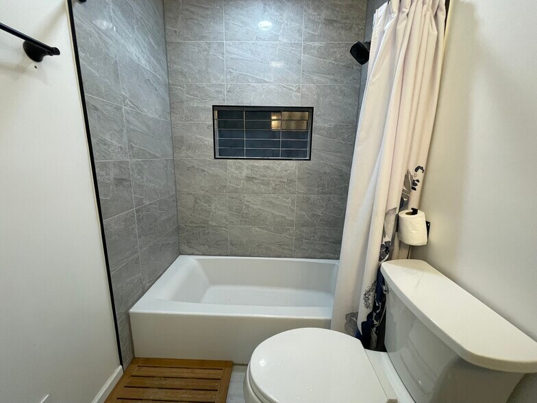 Bathroom1 - 11 Raymond Pl