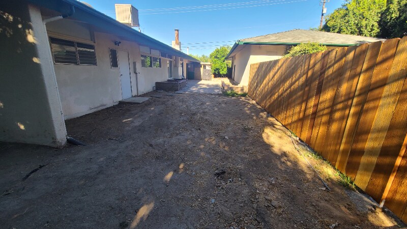 Building Photo - 1036 W Alamos Ave