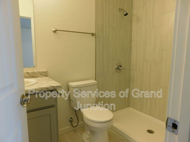 Building Photo - 2357 Zion Cyn Ave