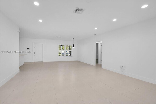 Building Photo - 5990 SW 86th St