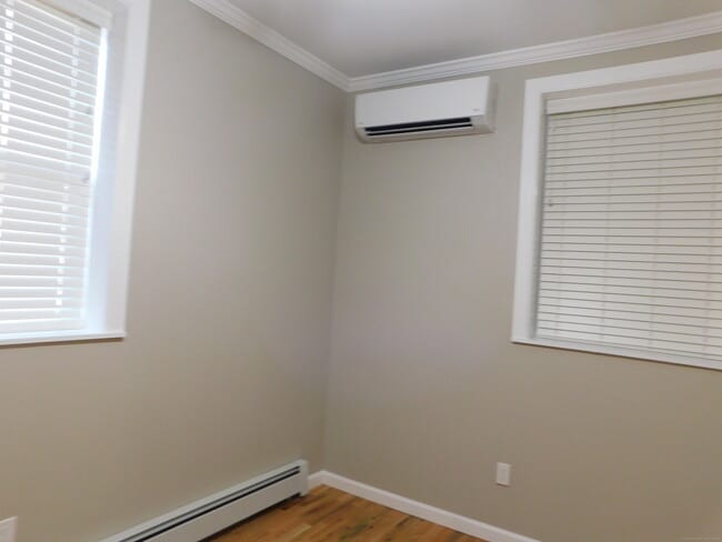 Building Photo - 53-57 Bank St