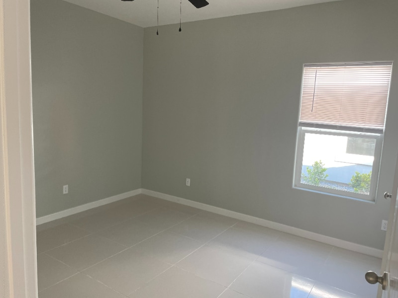 Building Photo - 404 W St Helena Ave