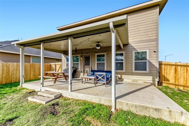 Building Photo - 7233 Crestone Rd