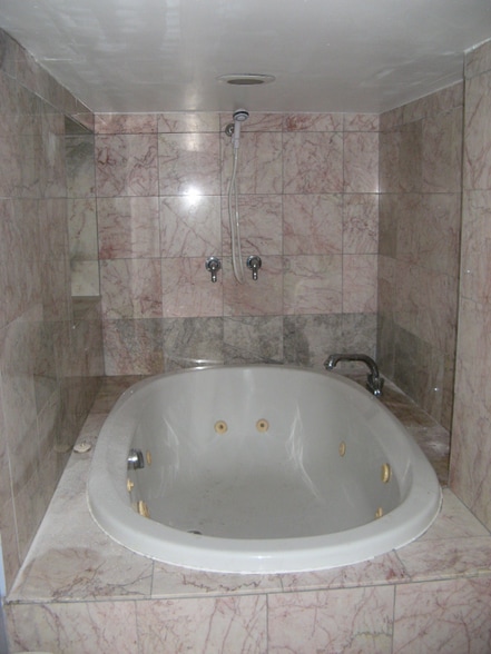 Building Photo - 3849 W School St