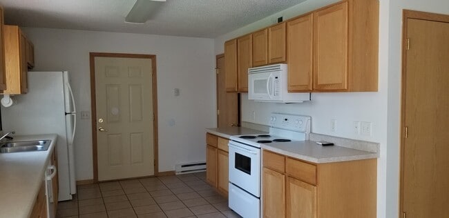 Building Photo - Single Level Energy Efficient 2+ Bedroom H...