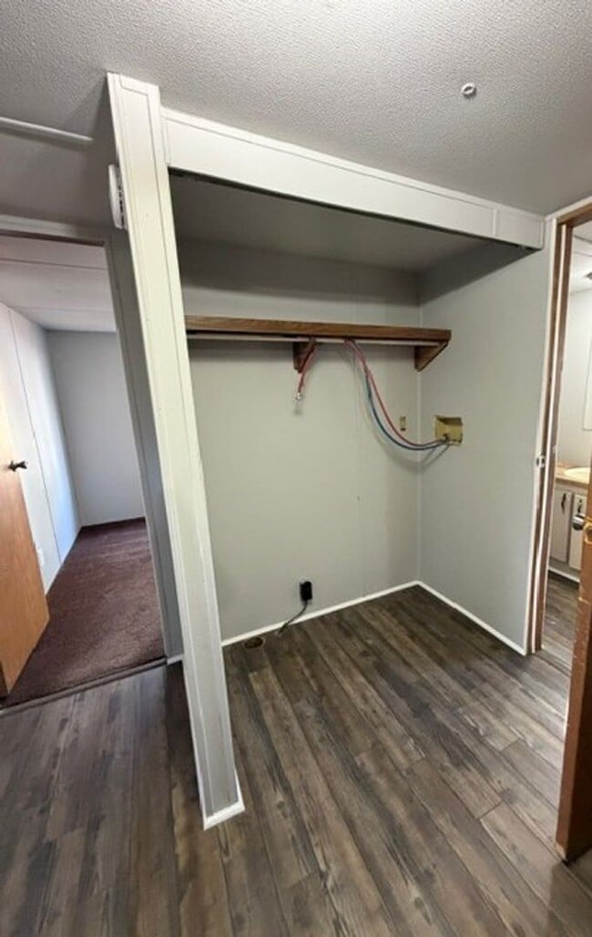 Building Photo - 2 Bed, 2 Bath Rental in Centerville!