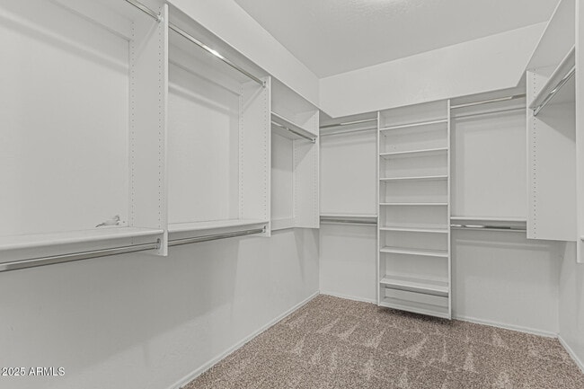 Building Photo - 408 N Falcon Ct