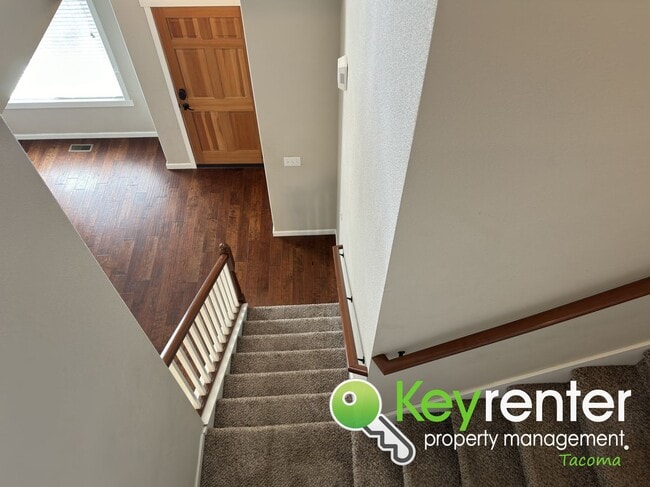 Building Photo - Unique Parkland 4 Bedroom 3 Bath Spacious ...