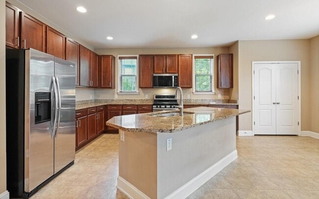Building Photo - 1010 Chelsey Way