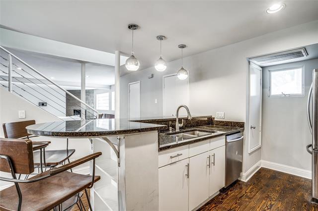 Building Photo - 4231 Travis St