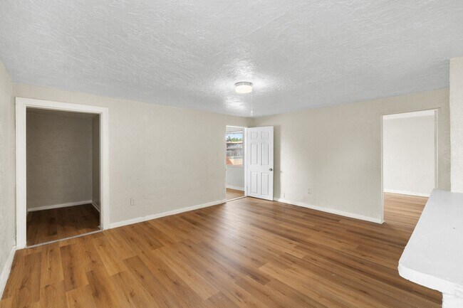 Building Photo - 1116 Upton Ct S