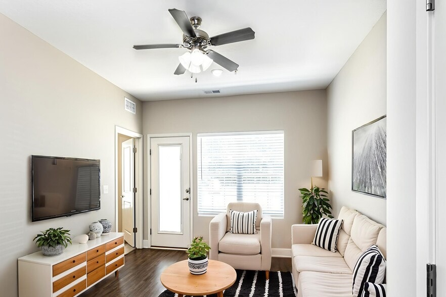 Building Photo - 5601 NE 80th Ter