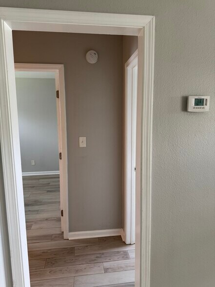 Building Photo - 5207 Lee Dr