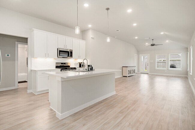 Building Photo - 21670 Wave Holw Dr