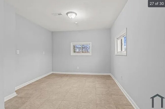 Building Photo - Modern 6-Bedroom Home in North Philadelphia