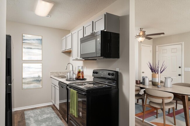 Building Photo - Vandergriff Village